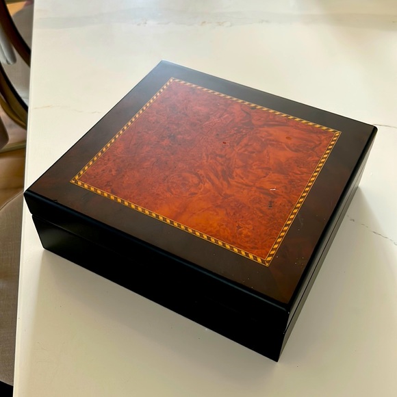 Craftsman's Bench Cigar Humidor Cavalier - Picture 1 of 10